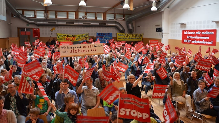 Anfang Mai 2015 fand in Söchau eine gut besuchte Protestveranstaltung der Arteserinitiative ...