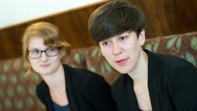 OÖ-Landessprecherin Teresa Griesebner (li.) und Junge-Grüne-Bundessprecherin Flora Petrik (re.) (Bild: APA/EXPA/MICHAEL GRUBER)