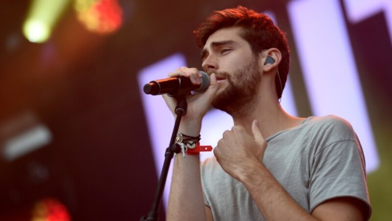 Sänger Alvaro Soler während eines Konzertes beim 34. Donauinselfest (Bild: APA/HERBERT P. OCZERET)