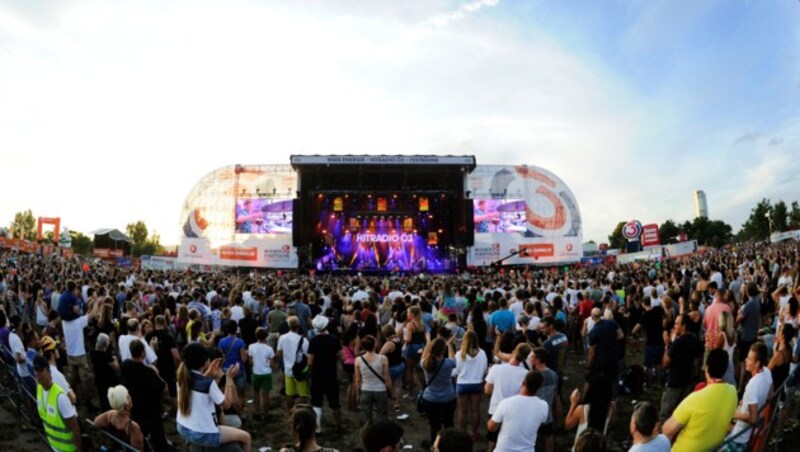 Tag 1 des 34. Donauinselfests startete mit Tropen-Feeling (Bild: APA/Herbert P. Oczeret)