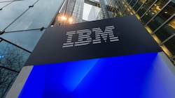 „IBM hat null Toleranz für Hassreden und Diskriminierung und wir haben sofort die gesamte Werbung auf X ausgesetzt“, hieß es. (Bild: APA/dpa/Matthias Balk)
