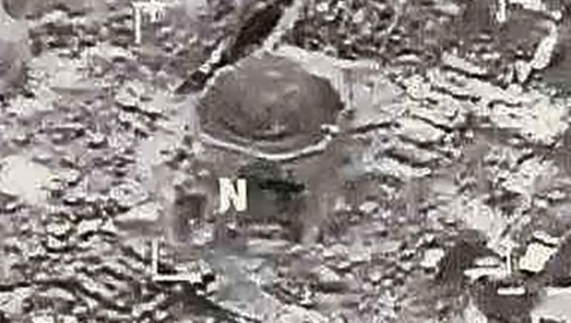 Satellitenbilder zeigen die zerstörte Moschee. (Bild: AFP)