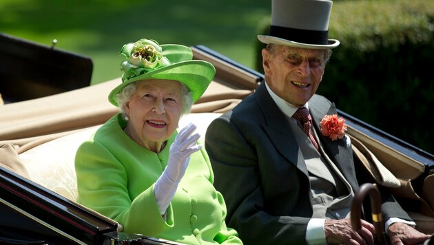 Prinz Philip begleitete Queen Elizabeth zur Eröffnung der Pferderennen nach Ascot. (Bild: AP)