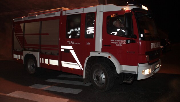 Innerhalb einer Stunde musste die Feuerwehr zweimal zur selben Wohnung ausrücken.  (Bild: Sepp Pail)