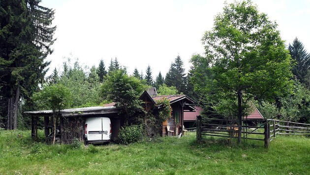 In dieser Hütte haben die Bankomat-Knacker ihr Fluchtfahrzeug versteckt (Bild: Sobe Hermann)