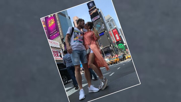 Knutschen ist angesagt: Ivan Rakitic vom FC Barcelona busselt am Time Square in New York. (Bild: Instagram)