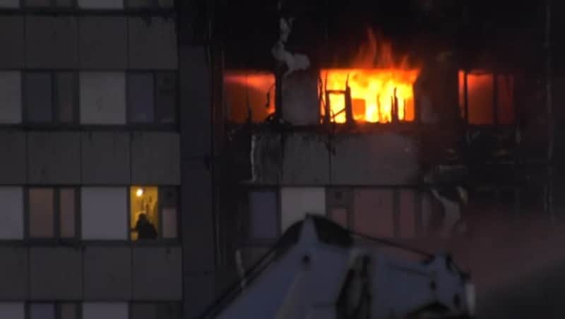 Das Hochhaus-Inferno im Westen Londons (Bild: Ruptly.TV)