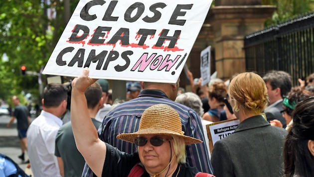 Proteste in Sydney gegen die Flüchtlingspolitik der australischen Regierung (Bild: APA/AFP/William West)