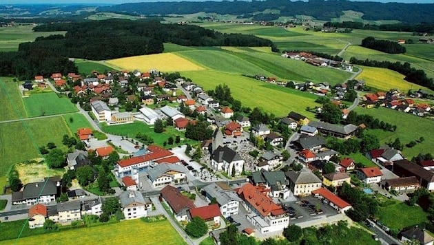 Blick auf Lamprechtshausen, die Gemeinde im nördlichen Flachgau: In Zukunft mit weiblicher Kraft? (Bild: Gemeinde Lamprechtshausen)
