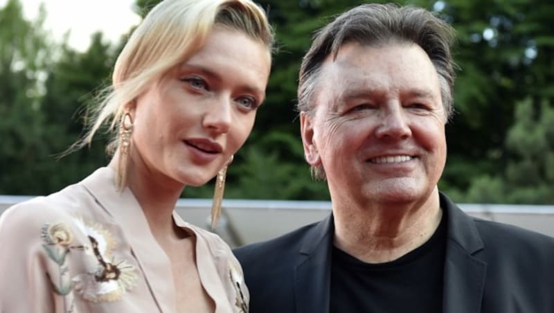 Model Anastassija Makarenko und Wolfgang Schwarz (Bild: APA/HANS PUNZ)