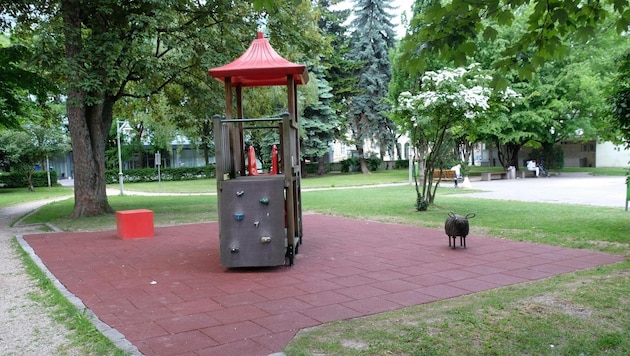 Der Spielplatz im Linzer Hessenpark - die Probleme halten Familien mit Kindern von hier fern. (Bild: Horst Einöder)