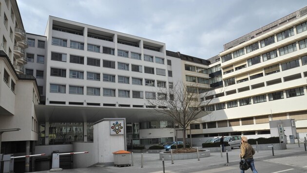 Der "Tatort", das Krankenhaus der Barmherzigen Brüder in Linz (Bild: Horst Einöder)