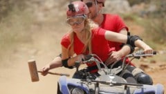 Larissa beim Quad-Bike-Polo bei 42 Grad Celsius (Bild: ProSieben/Richard Hübner)