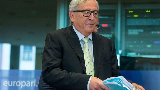 Jean-Claude Juncker vor dem U-Ausschuss des Europaparlaments (Bild: EPA/Stephanie Lecocq)