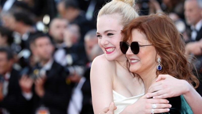 Elle Fanning mit Susan Sarandon in Cannes (Bild: AFP)