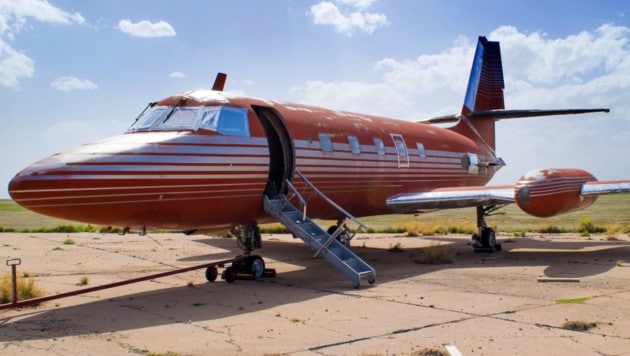 Der Lockheed-Privatjet, der einst von Rock'n'Roll-Legende Elvis Presley genutzt wurde. (Bild: AP)