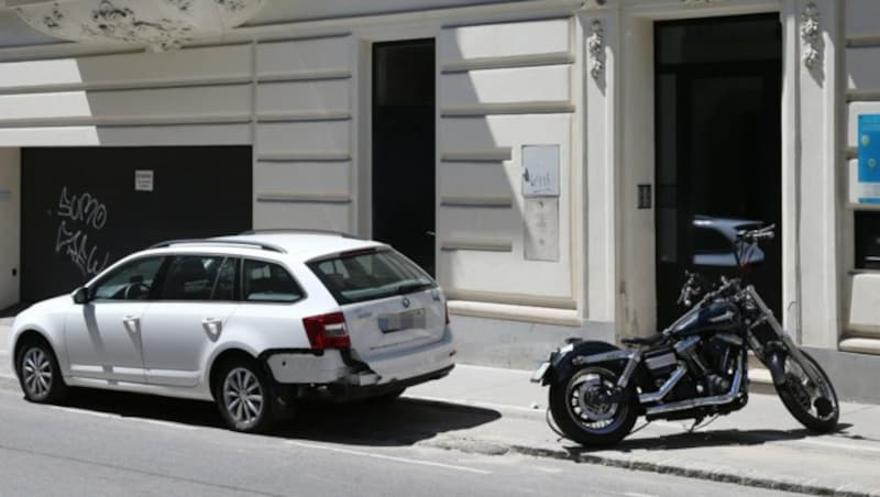 In der Gymnasiumstraße war der Lenker mit seinem Motorrad zu Sturz gekommen. (Bild: zwefo)