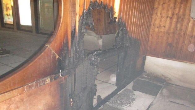 Jetzt wird erhoben, was die Ursache für das Feuer in der Kirche in der Bahngasse war. (Bild: Berufsfeuerwehr)