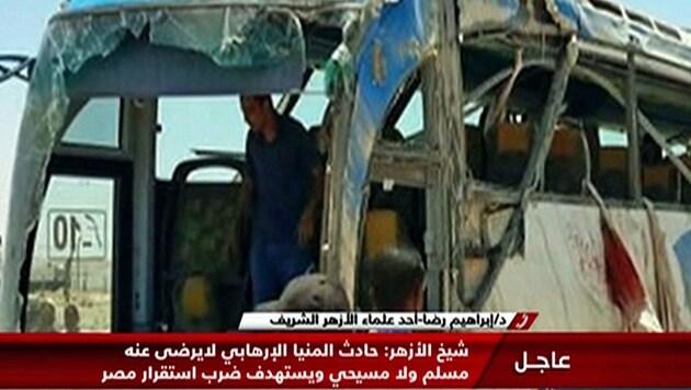 Ein Bild des zerstörten Busses vom Anschlag im Jahr 2017 (Bild: TV Grab / Nile News / AFP)