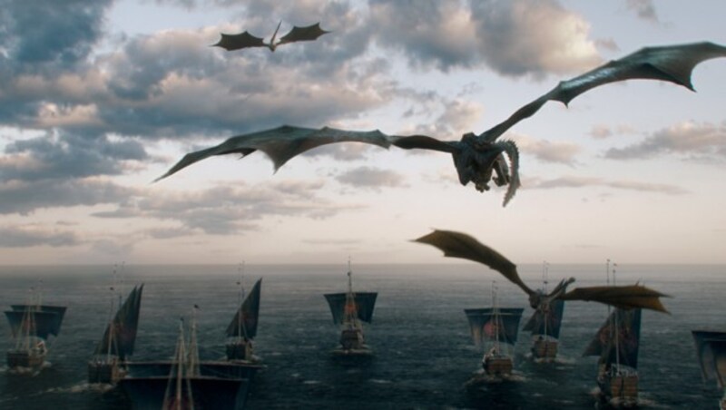 Die Drachen segeln mit: Szenenbild aus dem Staffelfinale von "Game of Thrones" (Bild: HBO)