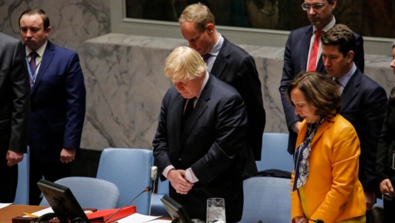 Der britische Außenminister Boris Johnson während der Schweigeminute im UNO-Sicherheitsrat (Bild: AFP)