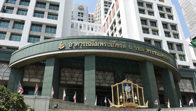 Im King-Mongkut-Krankenhaus in Bangkok ist eine Bombe hochgegangen. (Bild: AP)