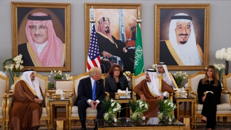 Trump, König Salman, First Lady Melania (Bild: AP)