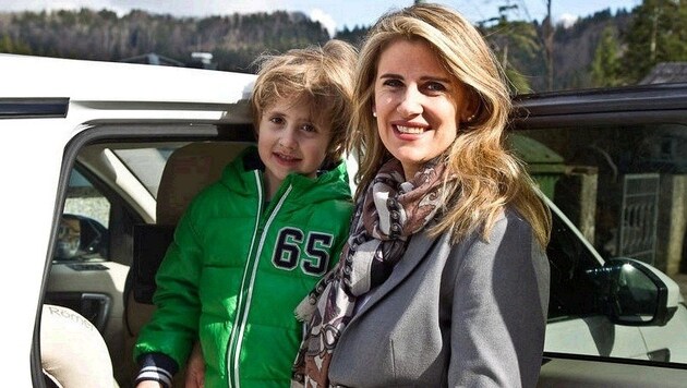 Daniel und seine Mama Alexandra können wieder lachen: Der Sechsjährige war nicht lange verschwunden. (Bild: FMT Pictures/Moser)