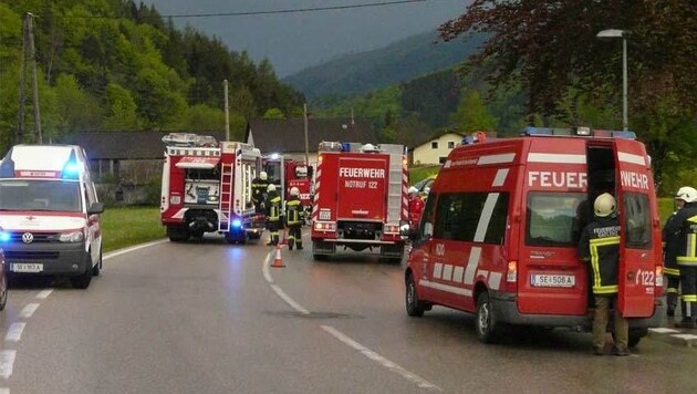 Bei diesem Unfall in Gaflenz erlitt ein 22-Jähriger schwerste Verletzungen. Er starb im Spital. (Bild: ff gaflenz)