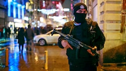 Spezialkräfte der türkischen Polizei nahmen den Steirer in Istanbul fest (Symbolbild). (Bild: AP)