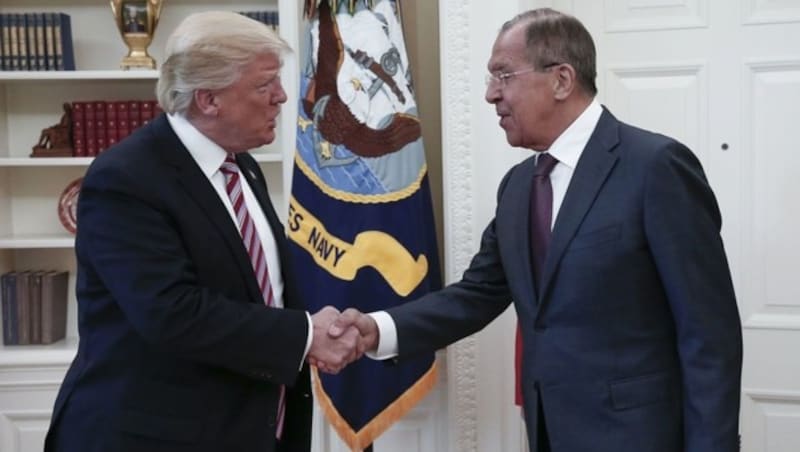 US-Präsident Donald Trump mit dem russischen Außenminister Sergej Lawrow (Bild: AFP)