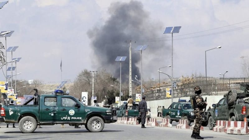 Bei dem Anschlag auf das Krankenhaus in Kabul wurden mindestens 50 Menschen getötet. (Bild: EPA)