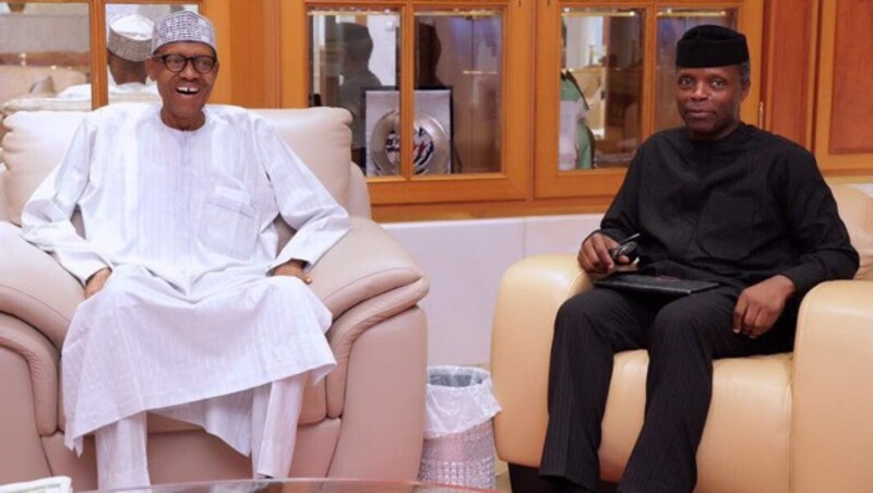 Nigerias Präsident Muhammadu Buhari (links) mit seinem Stellvertreter Yemi Osinbajo (Bild: twitter.com)