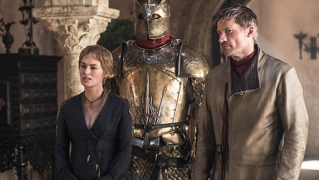 Cersei (Lena Headey) und Jamie Lannister (Nikolaj Coster-Waldau) mit dem Berg (Haftór Björnsson) (Bild: RTL II)