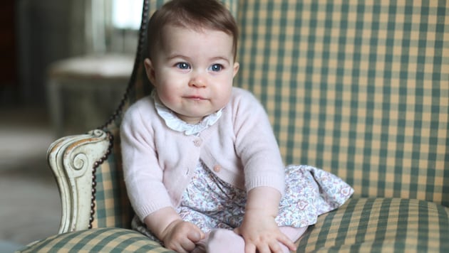 So herzig war Williams und Kates Töchterl Charlotte mit einem Jahr. (Bild: AP)