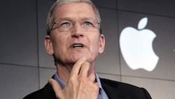 Apple-Chef Tim Cook bekommt künftig deutlich weniger Aktien zugeteilt. (Bild: AP)