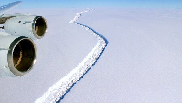 Der 180 Kilometer lange Riss im Larsen-C-Schelfeis (Bild: NASA/John Sonntag)