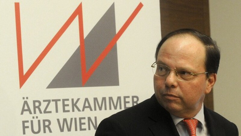 Der Präsident der Wiener Ärztekammer, Thomas Szekeres (Bild: APA/HERBERT PFARRHOFER)