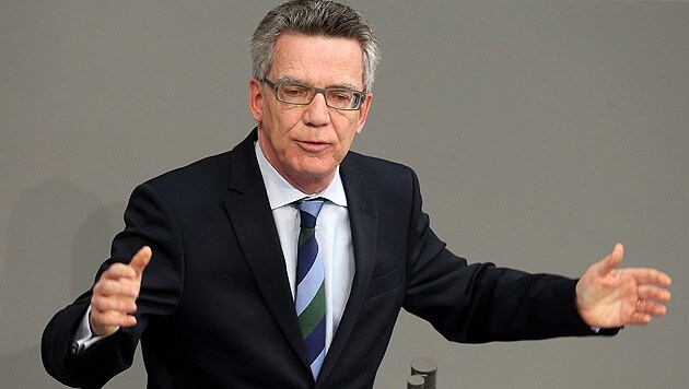 Der deutsche Innenminister Thomas de Maiziere (Bild: APA/EPA/Wolfgang Kumm)