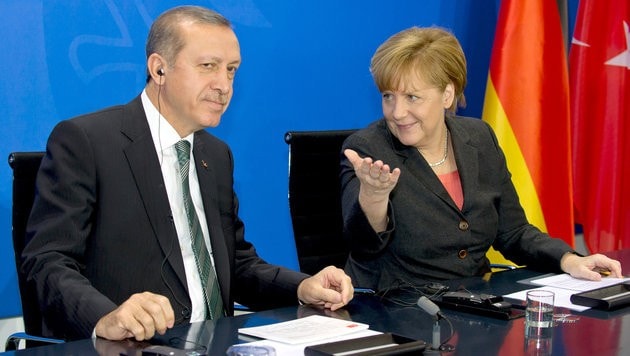 Erdogan, Merkel (Bild: APA/dpa/Tim Brakemeier)