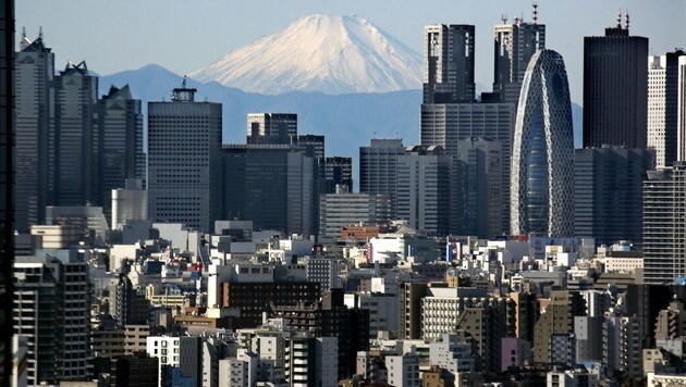 Blick auf den Fuji von Tokio (Bild: EPA)