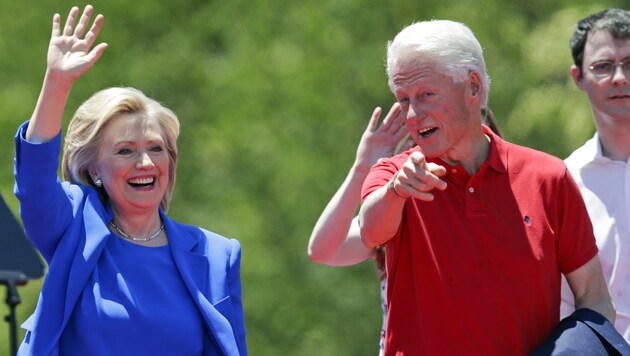 Hillary und Bill Clinton (Bild: AP)