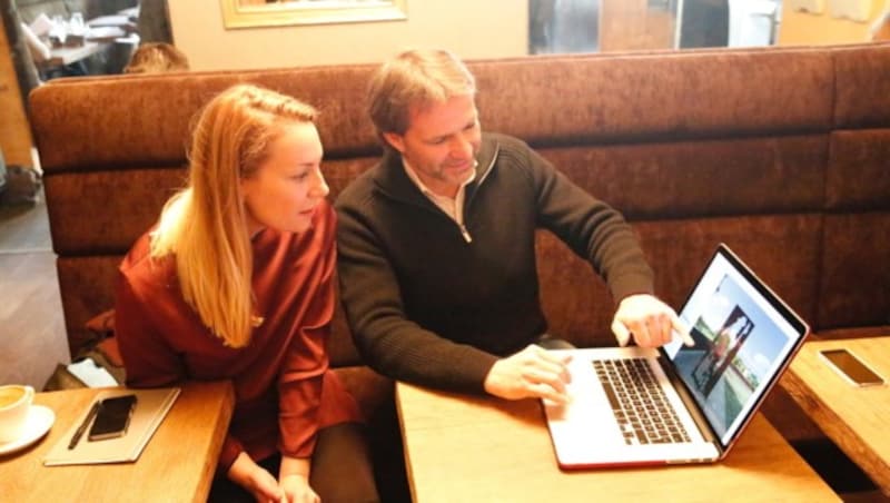 Stephan Aigner im Gespräch mit Brigitte Quint. (Bild: Martin A. Jöchl)