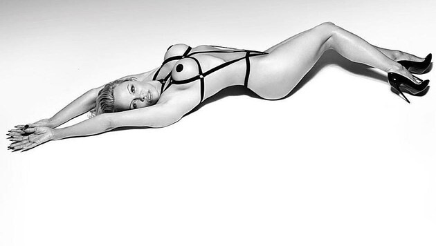 So heiß zeigt sich Pamela Anderson in der aktuellen Kampagne von Coco de Mer. (Bild: Coco de Mer)