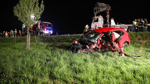 Bei diesem Crash in Oberösterreich starb eine 76-Jährige. (Bild: laumat.at / Matthias Lauber)