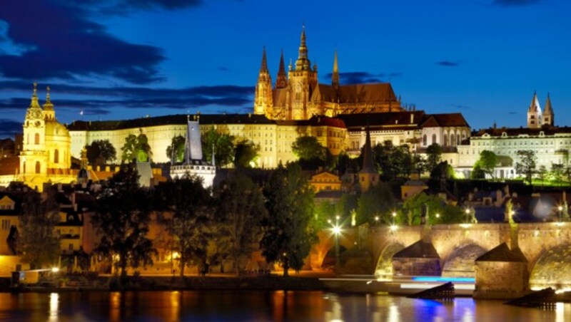 Prag bei Nacht (Symbolfoto) (Bild: thinkstockphotos.de)