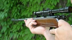 Ein 14-Jähriger verletzte sich mit einem Luftdruckgewehr (Symbolbild). (Bild: Chris Koller (Symbolbild))