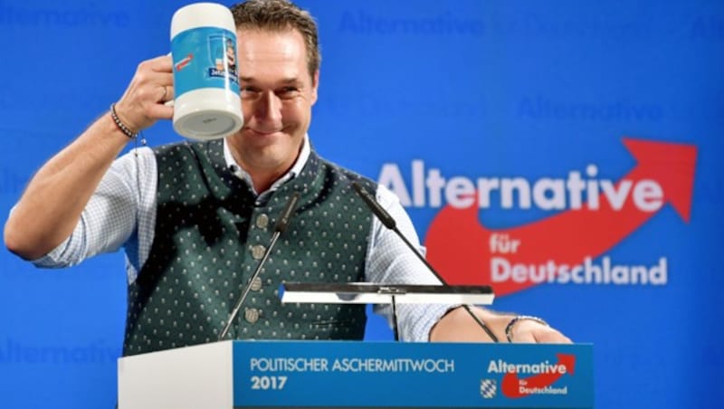 FPÖ und AfD pflegen recht enge Beziehungen. (Bild: APA/BARBARA GINDL)