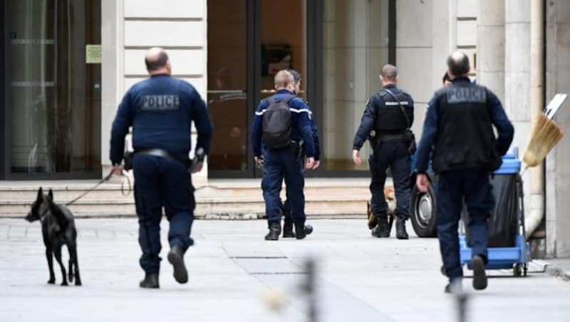 Die Polizei ist in Frankreich in erhöhter Alarmbereitschaft. (Bild: AFP)