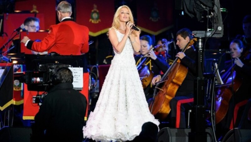 Kylie Minogue singt beim Konzert zum 90. Geburtstag der Queen auf Schloss Windsor. (Bild: AFP)